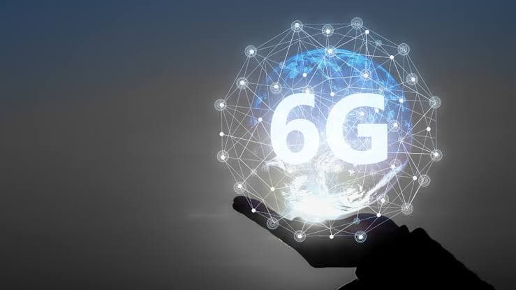 Winning the 6G Game Through Public‑Private Partnerships: A Startup Playbook for Navigating Government‑Led Pilot Projects