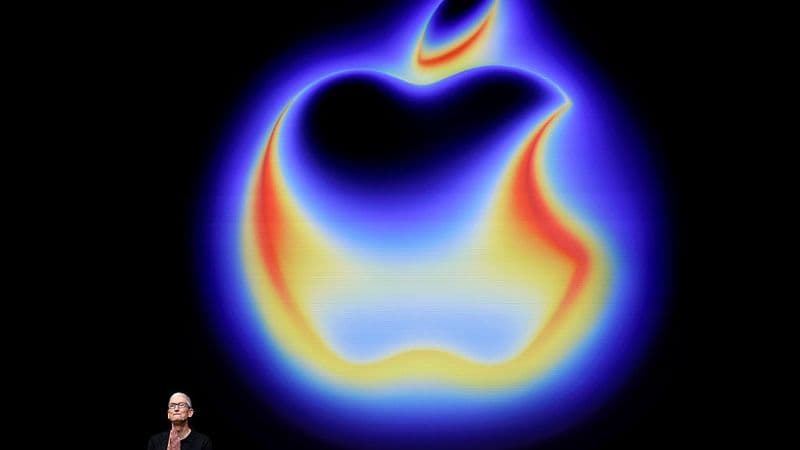 Can Apple make smart glasses that aren’t a constant privacy threat?
